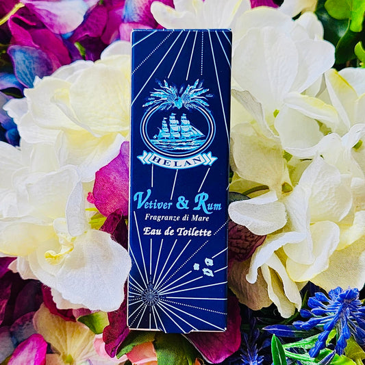 Un bouquet completo, che imprime alla fragranza un forte carattere maschile e svela un inconfondibile aroma, nei pratici 10mL
Nota Olfattiva: Speziata, Legnosa