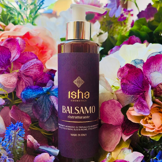 Il balsamo ristrutturante contiene estratti ayurvedici di triphala ed ashwagandha, gel di fico d’india, olio di ricino, fitocheratina.
