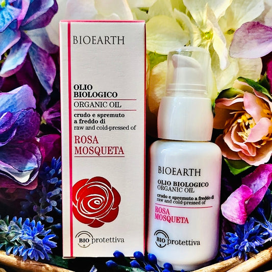 Preziosissimo alleato della bellezza naturale, ricco in acidi grassi polinsaturi e sostanze benefiche, è un olio ottenuto attraverso i più rigidi standard qualitativi, senza l’uso di solventi o innalzamenti di temperatura che ne possano danneggiare la naturale composizione. Per tutti i tipi di pelle, indicato in particolare per pelli aride, mature, prive di elasticità.