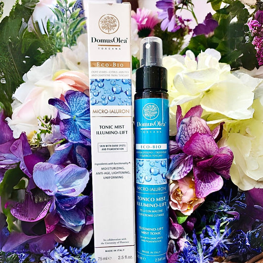 TONICO SPRAY ANTI-AGE con Acido Ialuronico Micro (2-5 kDa) e a basso (8-50 kDa) peso molecolare, indicato PER PELLI CON MACCHIE E DISCROMIE CUTANEE. Delicatamente profumato, dona una piacevole sensazione di freschezza e idratazione e lascia la pelle più tonica, vellutata e luminosa.