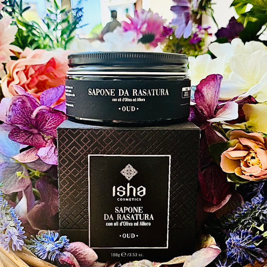 Il sapone da rasatura ISHA è un prodotto unico nel suo genere, frutto di un’attenta lavorazione artigianale d’altissima qualità con ingredienti esclusivamente naturali. Realizzato con preziosi oli d’Oliva ed Alloro saponificati a caldo, secondo la tecnica tradizionale del sapone di Aleppo, contraddistinta da una lenta e lunga stagionatura.
