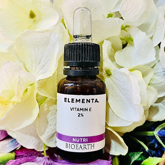Soluzione concentrata di Vitamina E 2% (Tocoferolo) in una base attiva con olio di Argan biologico.  Nickel Tested
