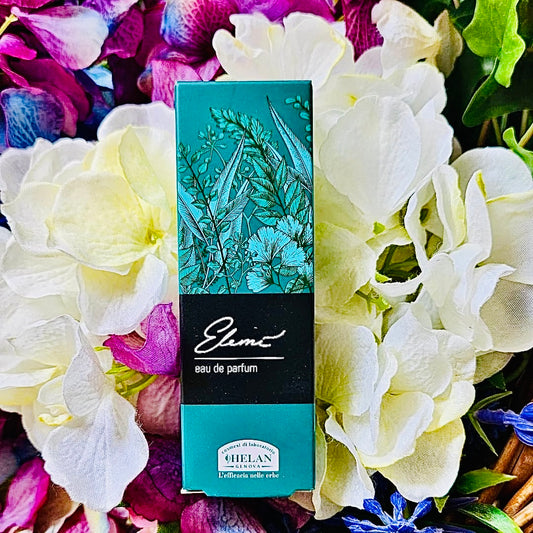 Un’ Eau de Parfum dalla forte personalità, corposa e intensa, nei pratici 10mL
Un bouquet agrumato fresco, aromatico, speziato, legnoso.