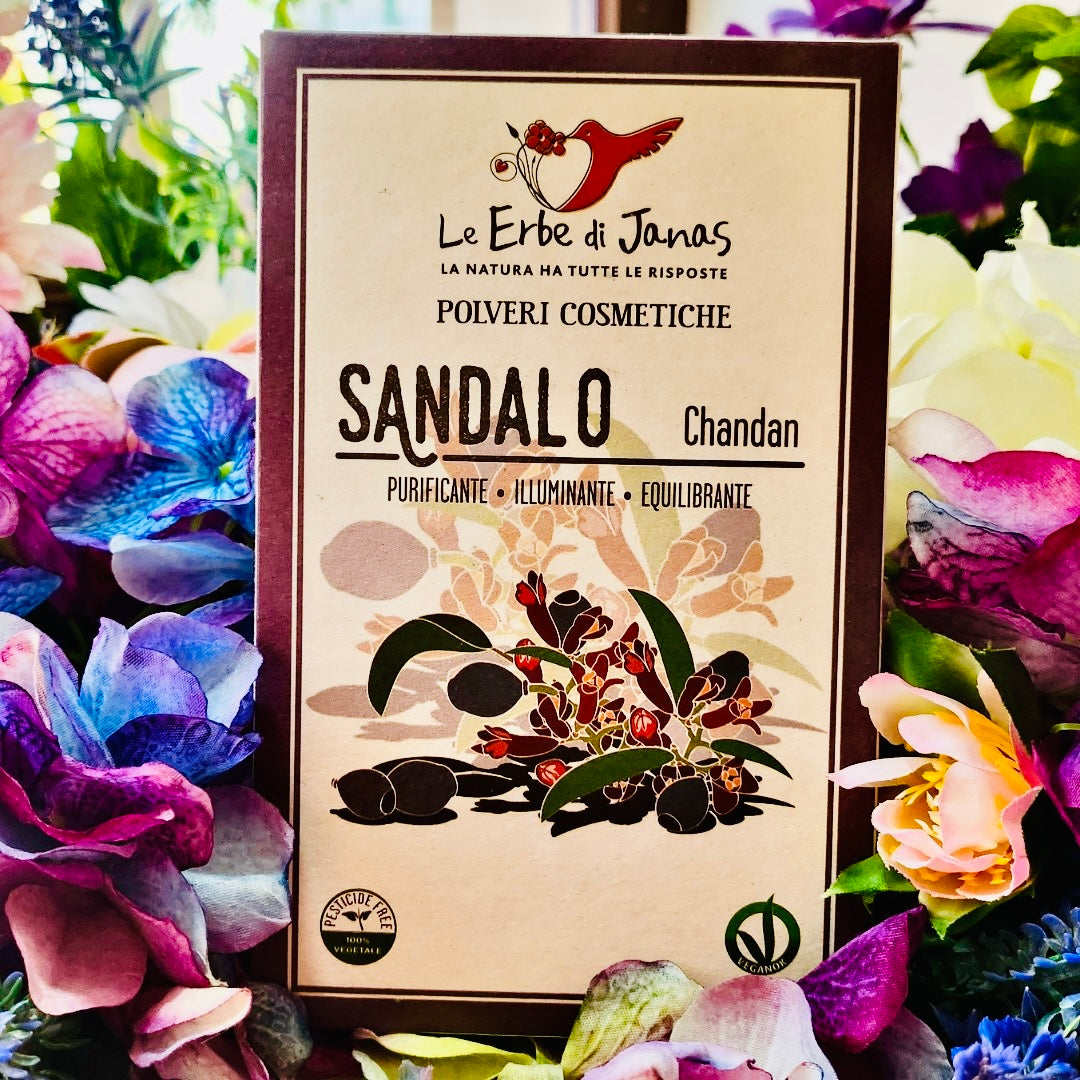 Questa polvere può essere utilizzata per profumare delicatamente il corpo e i capelli. Inumidire il palmo delle mani versare sul palmo una piccola quantità di Sandalo, distribuire tra le mani e passare sulla pelle o sui capelli.