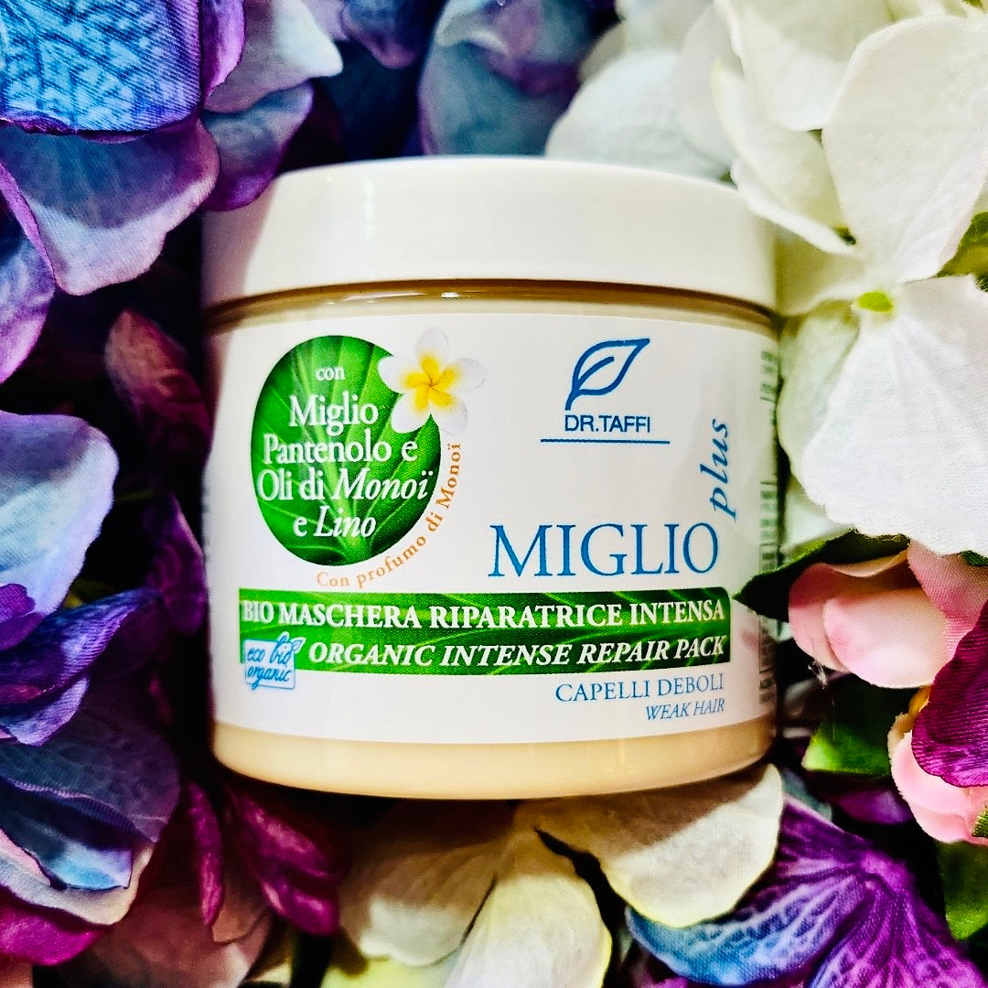 E’ un impacco nutriente e riparatore intenso, anche per capelli aridi e crespi
