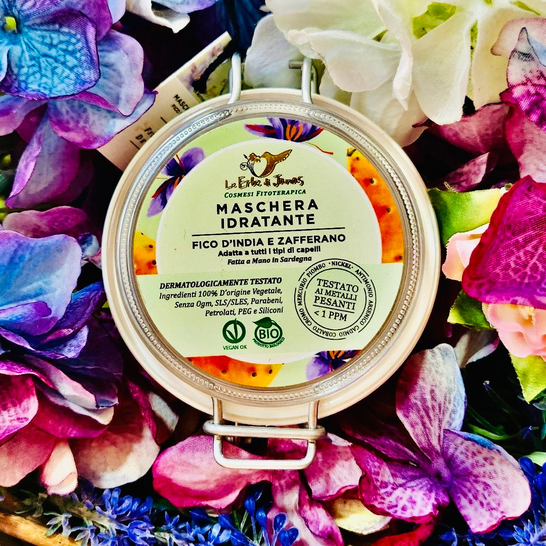 Maschera dalle proprietà idratanti e vellutanti. Adatta a tutti i tipi di capelli. I capelli secchi e crespi trarranno grande beneficio dall'utilizzo di questa maschera. Grazie all'alto contenuto di estratti funzionali, questa maschera ha il potere di idratare e districare i capelli che risulteranno morbidi, lucidi e sani.