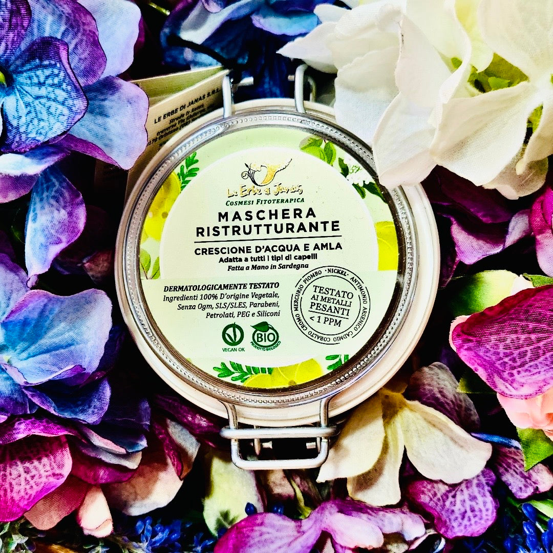 Maschera dal potere rinforzante ed anticaduta, adatta a capelli stressati ed indeboliti. Massaggiata sulla cute rinforza il bulbo pilifero, stimola la crescita dei capelli e ne previene la caduta.