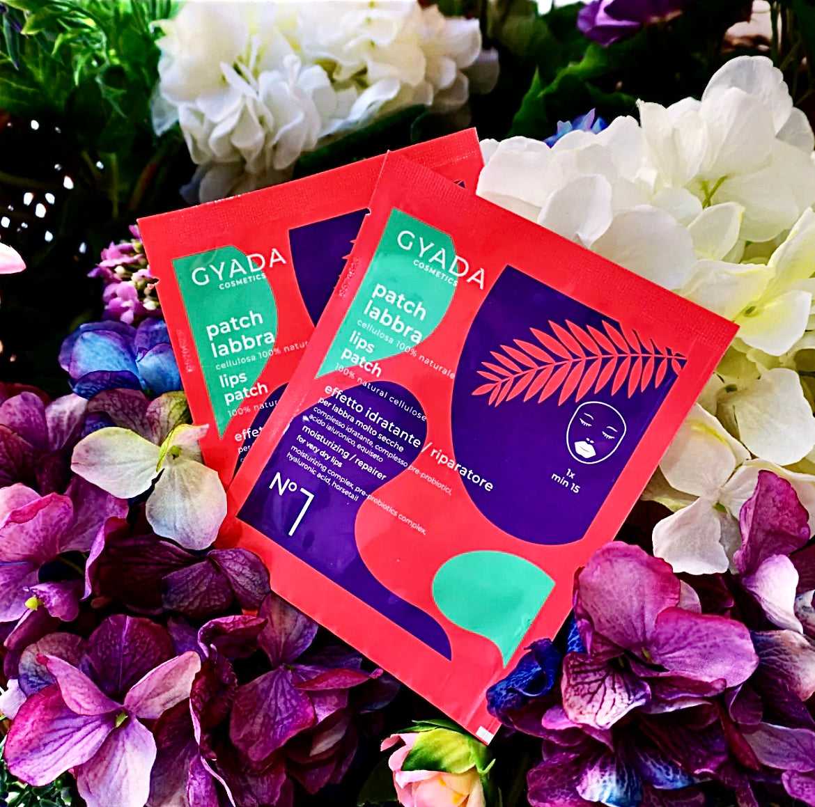 Complesso idratante, complesso pre-probiotici, acido ialuronico, equiseto. Patch Labbra – cellulosa 100 % naturale - Patch labbra monouso in cellulosa naturale con ingredienti naturali e biologici. Ideale per labbra secche e screpolate. Formulato con ingredienti che favoriscono una profonda idratazione ed il fisiologico equilibrio della cute.