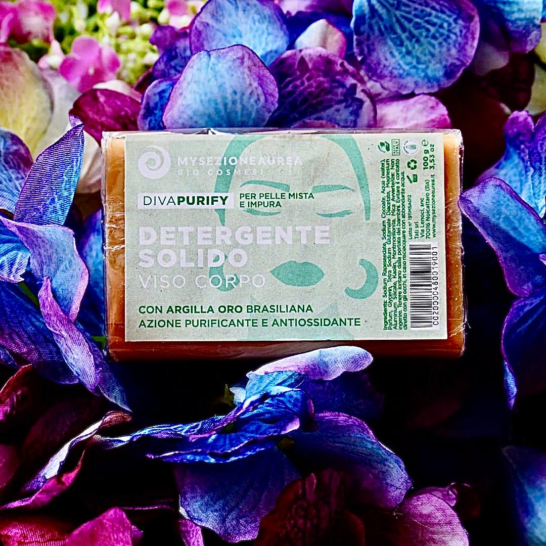Prima mi chiamavo solo Lonia. Sono il:  DETERGENTE SOLIDO VISO E CORPO DIVA PURIFY con argilla oro brasilianna ad azione purificante e antiossidante.  Indicato per pelle mista e impura