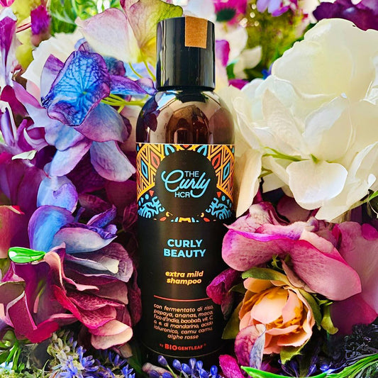 Uno shampoo privo di solfati e conforme al CGM, arricchito con burri e oli pregiati, ed estratti altamente idratanti ed antiossidanti, perfetto per  i tuoi ricci. Usalo abbinando maschere e styling della stessa linea o delle altre linee Bio Gentleaf, sono tutte compatibili tra di loro.
