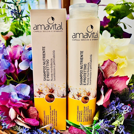 Lo shampoo nutriente e protettivo Amavital&nbsp;deterge delicatamente&nbsp;i capelli mantenendo il giusto&nbsp;livello di idratazione&nbsp;e svolgendo nel contempo un’azione ristrutturante e nutriente&nbsp;garantita dagli estratti biologici di Mandorla Dolce e Miele.