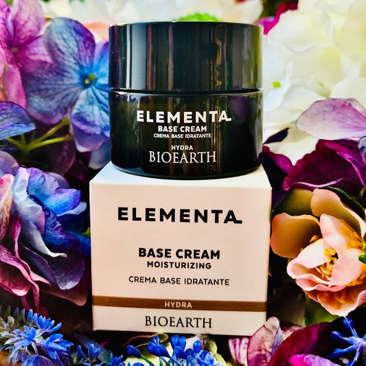 Crema viso idratante arricchita con Olio di Oliva bio, base ideale per pelli da normali a miste o come trattamento giorno per pelli secche e mature: può essere utilizzata tal quale o arricchita con attivi o oli essenziali scelti e dosati in base alla propria pelle.