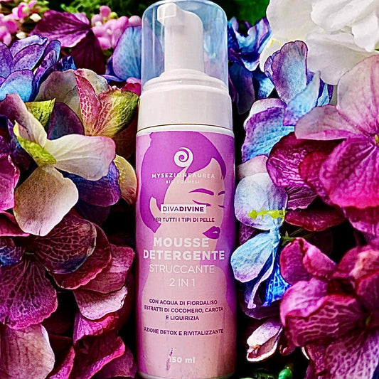 Prima mi chiamavo solo Serena. Sono la:  MOUSSE DETERGENTE E STRUCCANTE 2in1 DIVA DIVINE, con acqua di fiordaliso ed estratto di cocomero, carota e liquirizia ad azione detox e rivitalizzante.  Indicata per tutti i tipi di pelle