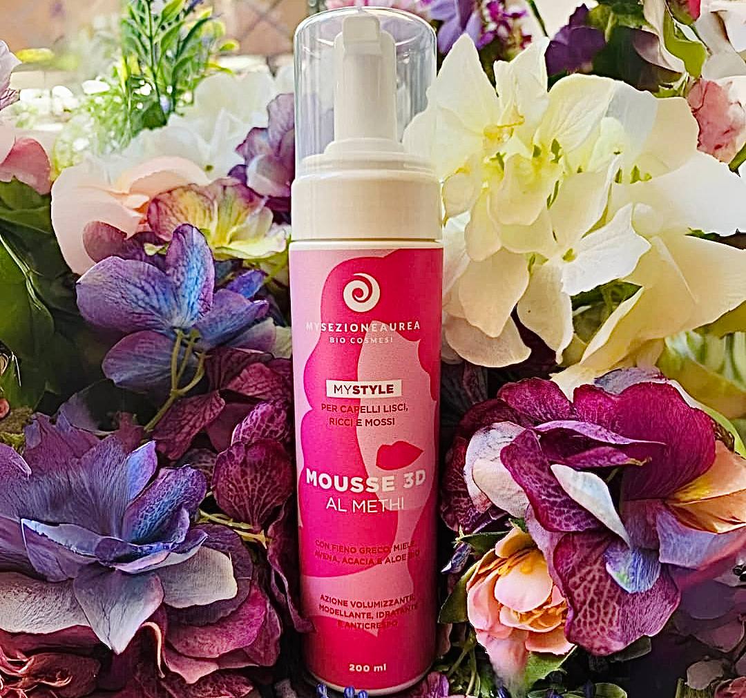 Prima mi chiamavo solo Giadina. Sono la:  MOUSSE 3D AL METHI MY STYLE con fieno greco, miele, avena, acacia e aloe bio ad azione volumizzante, modellante, idratante e anticrespo  Indicata per per capelli lisci, ricci e mossi   